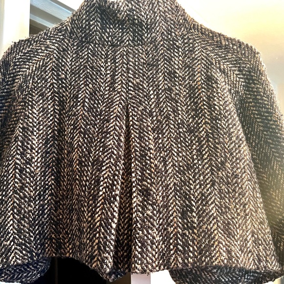 Gorgeous Wool Cropped Jacket - Picture 2 of 4